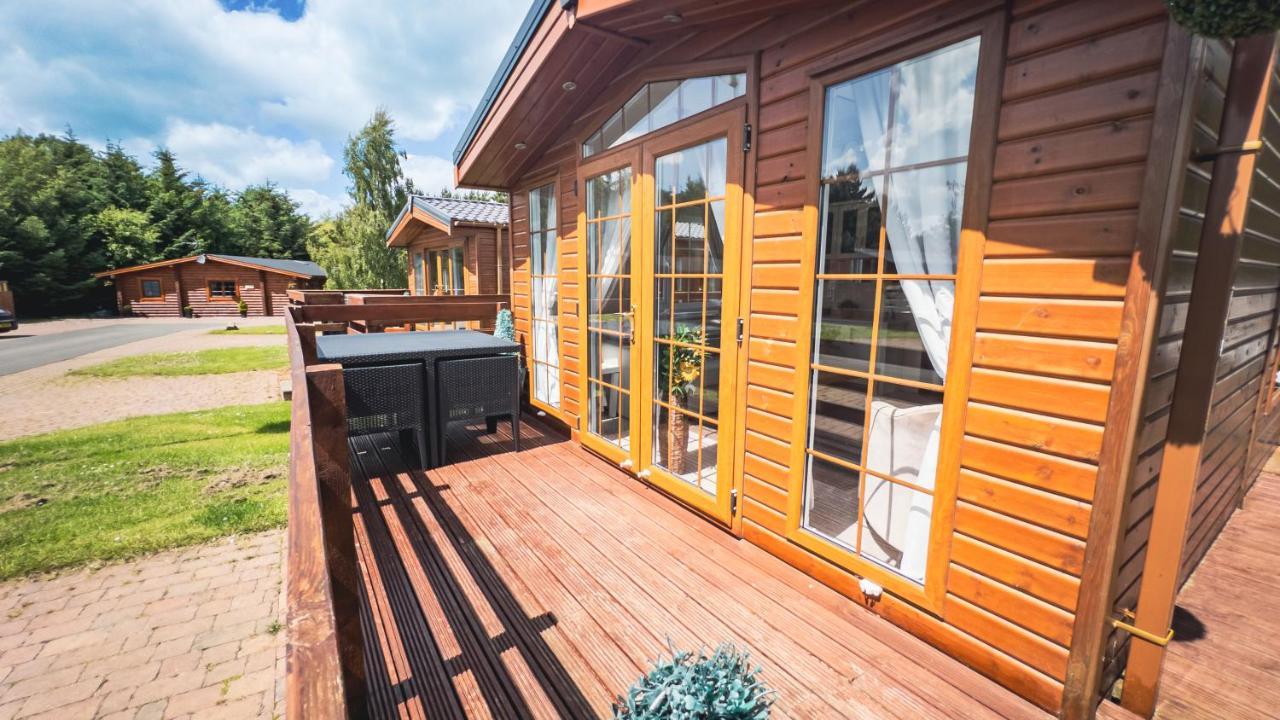 Angie'S Haven, Superb 2 Bedroom Lodge With Hot Tub - Sleeps 6 - Felmoor Park Morpeth Exterior foto